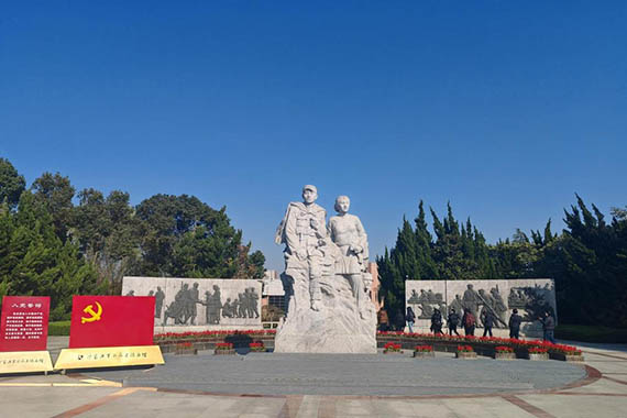 追寻红色足迹&nbsp;&nbsp;凝聚服务初心